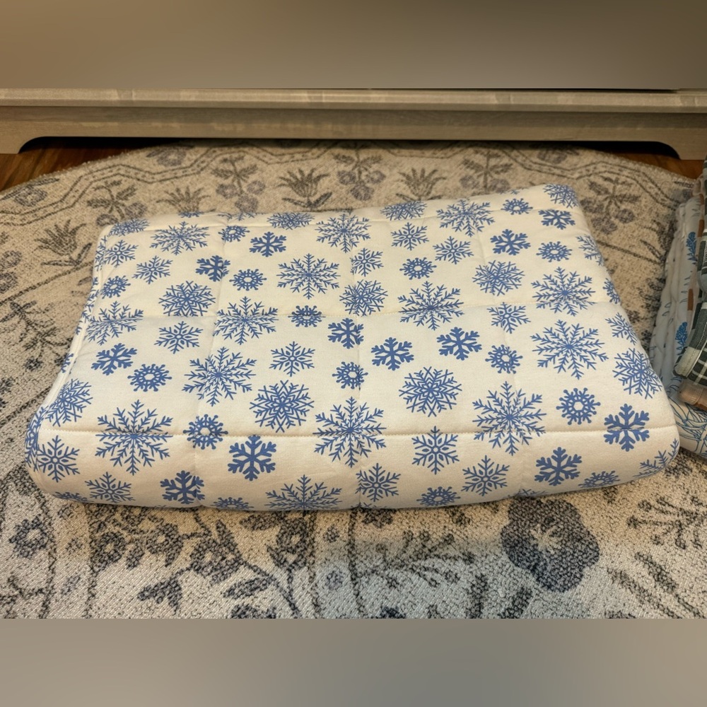 Kate Quinn square quilted blanket | blue snowflake | bamboo